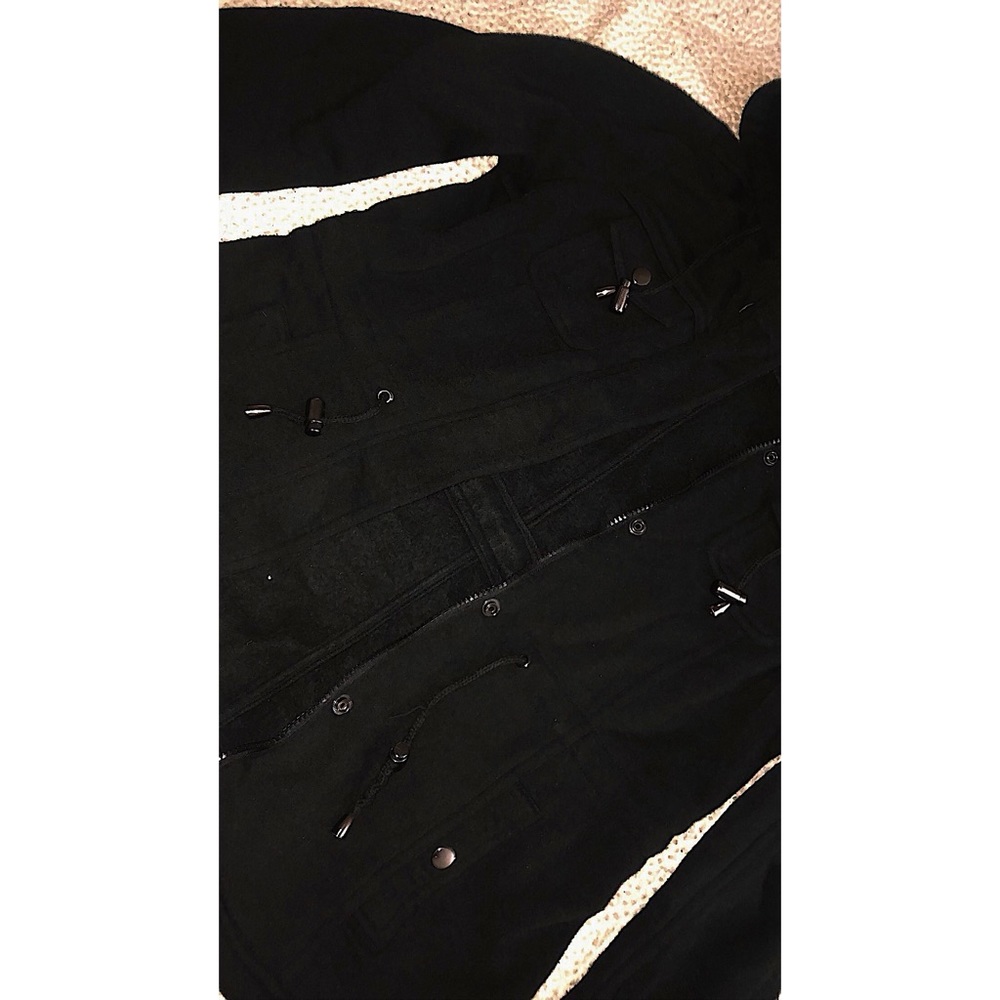 💕😍❤️MAKE AN OFFER! BUTTON BLACK JACKET😍💕 - Picture 2 of 3